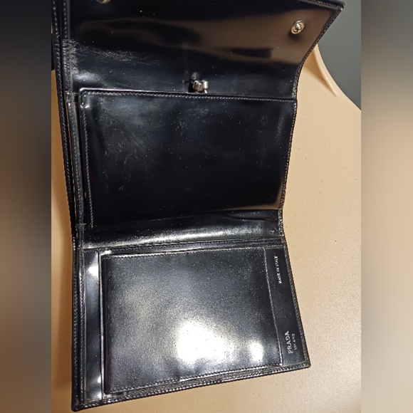 Prada Black patent leather wallet, checkbook - Picture 10 of 16
